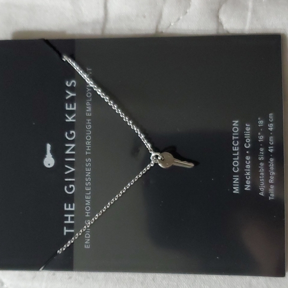 The Giving Keys "Believe" Necklace - Picture 2 of 2